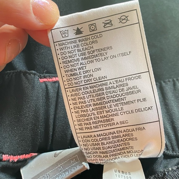 Nike Black and Coral Athletic Sport Shorts SZ Medium - Picture 7 of 7